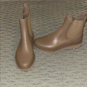 Stylish Tan Ankle Boots